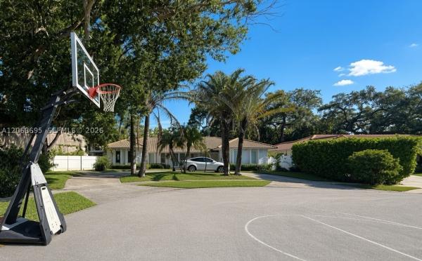 1835 NE 212th Ter, Unincorporated Dade County, Florida 33179, image 2