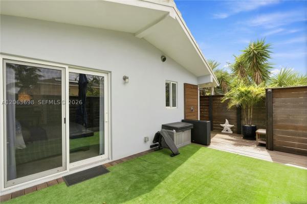 South Corals, 3721 NE 15th Ave, Oakland Park, Florida 33334, image 1