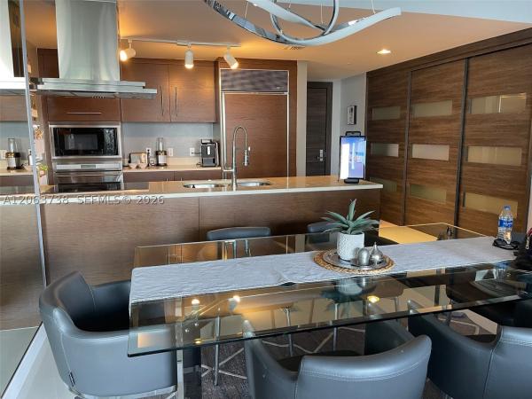 Icon Brickell Tower 2, 495 Brickell Ave #703, Miami, Florida 33131, image 1