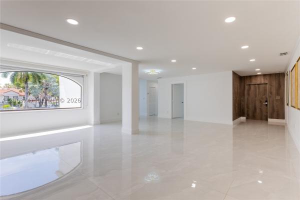 Mariner Village Garden, 3571 Magellan Cir #343-4, Aventura, Florida 33180, image 3
