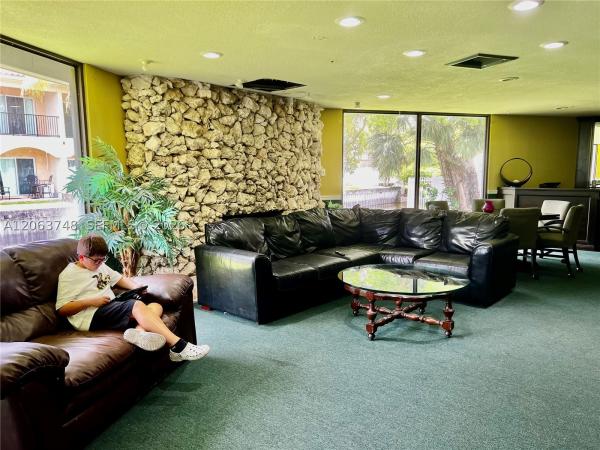 Royal Park, 111 Royal Park Dr #1F, Oakland Park, Florida 33309, image 3