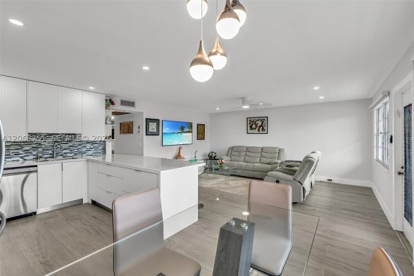 2109 Oakridge V, Deerfield Beach, Florida 33442, image 1