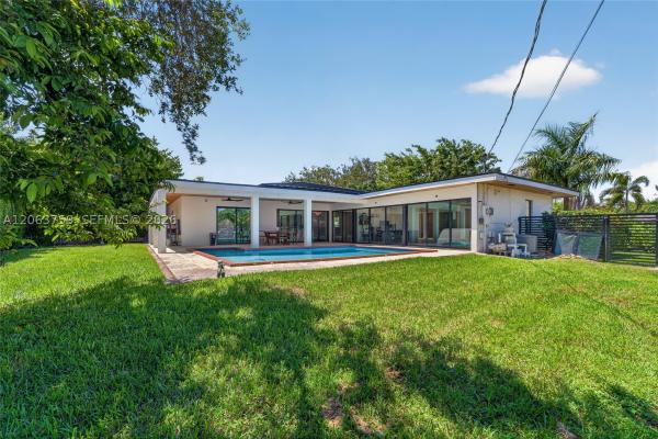 Laurel Hill Park, 8880 SW 149th St, Palmetto Bay, Florida 33176, image 2