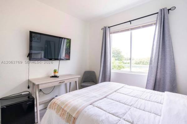 Golden Heights, 925 SW 8th St #A-D, Hallandale Beach, Florida 33009, image 1
