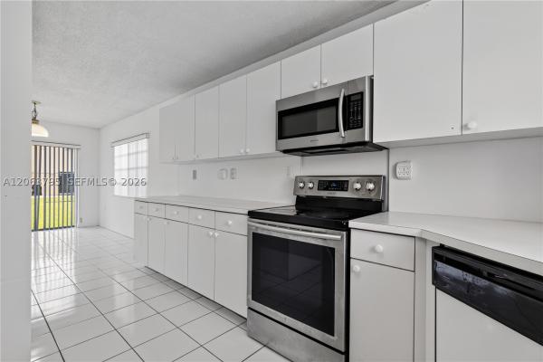 14156 SW 163rd Ter, Unincorporated Dade County, Florida 33177, image 2