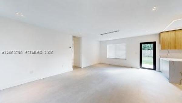 Panuleta Gardens, 830 NE 171st St, North Miami Beach, Florida 33162, image 3
