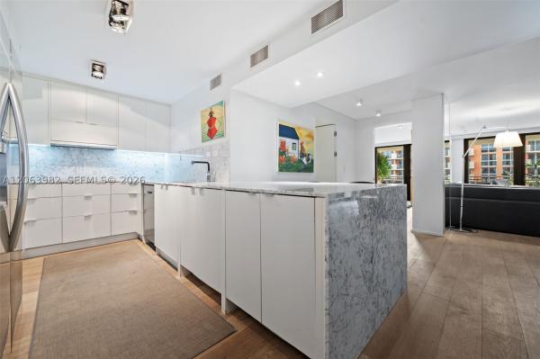 2901 S Bayshore Dr #8E, Miami, Florida 33133, image 3