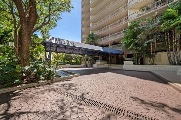 2901 S Bayshore Dr #8E, Miami, Florida 33133, image 2