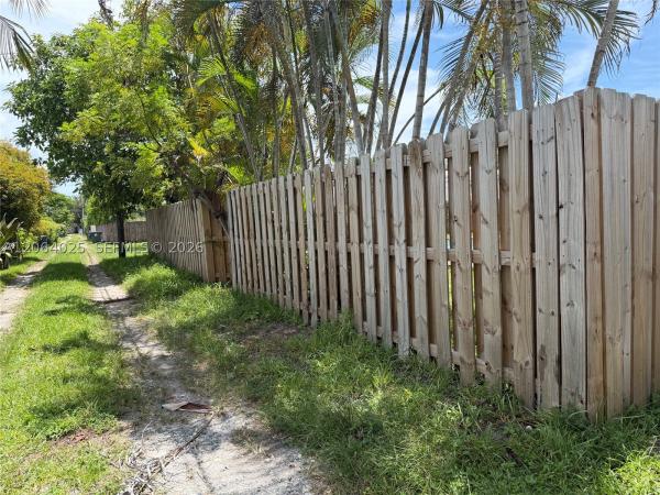 The Roeblings, 801 Albatross St, Miami Springs, Florida 33166, image 2