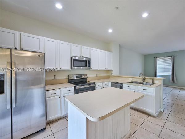 3182 N Greenleaf Cir, Boynton Beach, Florida 33426, image 2