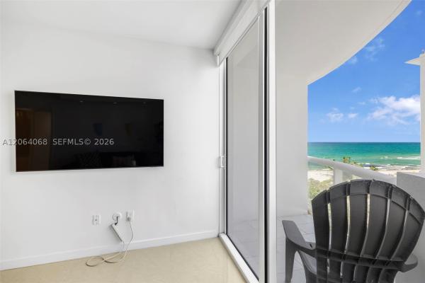 Akoya, 6365 Collins Ave #805, Miami Beach, Florida 33141, image 2