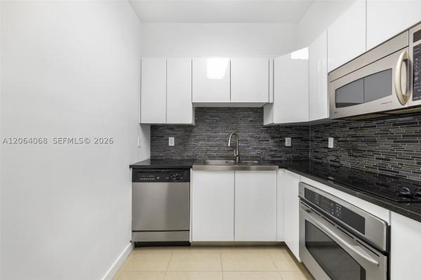 Akoya, 6365 Collins Ave #805, Miami Beach, Florida 33141, image 1