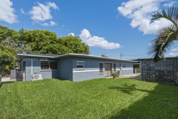 11621 NW 58th Pl, Hialeah, Florida 33012, image 3