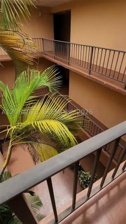 9405 SW 76th St #Y32, Unincorporated Dade County, Florida 33173, image 3