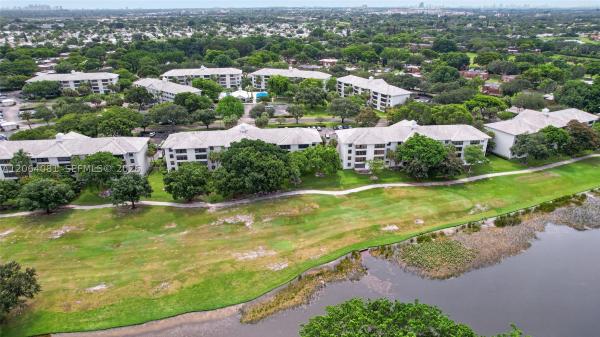 Whitehall 2 Of Pine Island Ridge, 1713 Whitehall Dr #306, Davie, Florida 33324, image 2