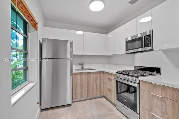 411 Santander Ave #1, Coral Gables, Florida 33134, image 2