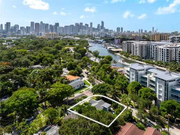 Country Club, 902 NW 10th Ct, Miami, Florida 33136, image 1