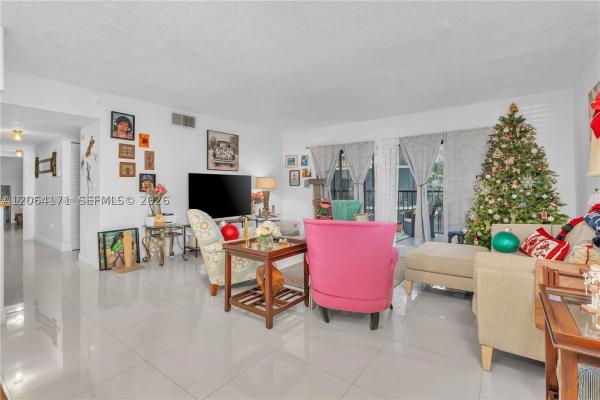 491 Ives Dairy Rd #202-5, Unincorporated Dade County, Florida 33179, image 1