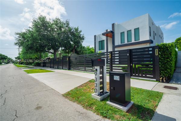 9330 SW 34th St, Unincorporated Dade County, Florida 33165, image 1