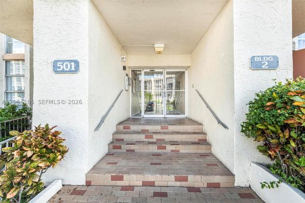 De Soto Park South, 501 Three Islands Blvd #519, Hallandale Beach, Florida 33009, image 2