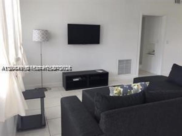 South Shore Yacht & Golf Club, 200 S Shore Dr #7, Miami Beach, Florida 33141, image 3
