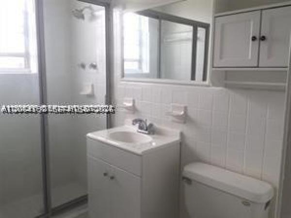 South Shore Yacht & Golf Club, 200 S Shore Dr #7, Miami Beach, Florida 33141, image 2