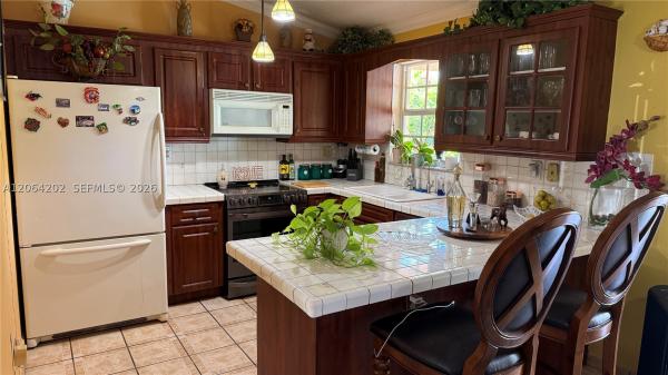 1542 SW 138th Ct, Unincorporated Dade County, Florida 33184, image 1