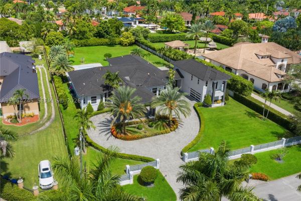 411 NW 125th Ave, Unincorporated Dade County, Florida 33182, image 2