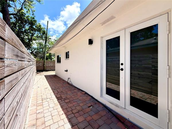 Floral Park, 1434 NW 52nd St, Miami, Florida 33142, image 2