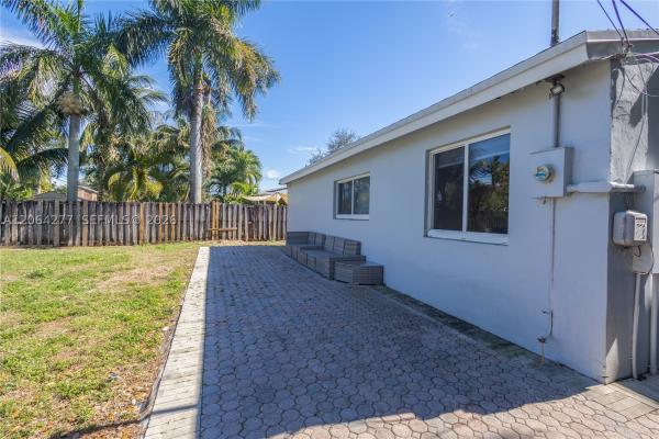 Driftwood Acres, 6881 Freedom St, Hollywood, Florida 33024, image 2