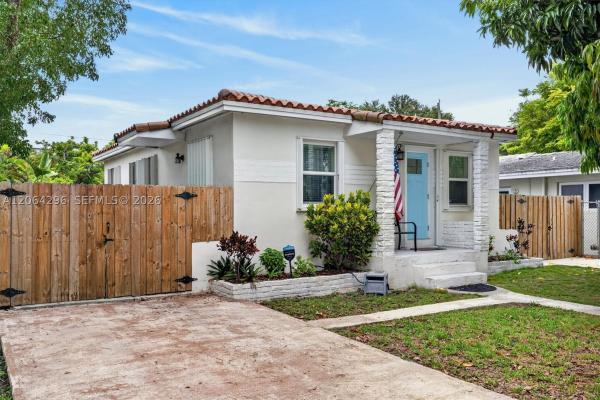 Douglas Manor, 3780 SW 27th Ter, Miami, Florida 33134, image 2