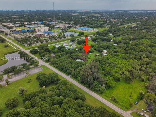 Franklin Park, 711 S 21st St, Fort Pierce, Florida 34950, image 2