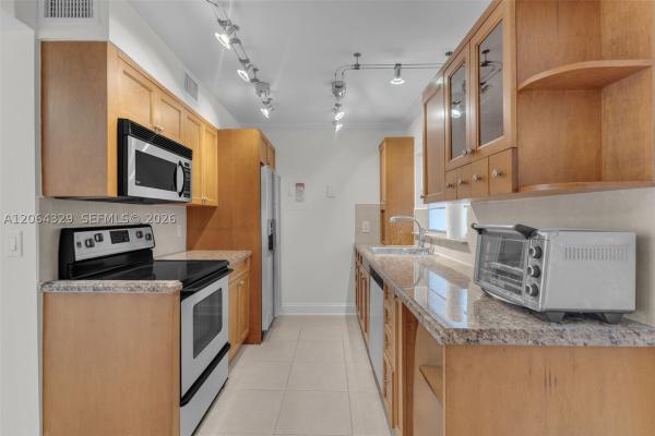 7745 SW 86th St #D-218, Unincorporated Dade County, Florida 33143, image 2