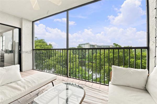 Water Chase At Cypress Bend, 2240 N Cypress Bend Dr #505, Pompano Beach, Florida 33069, image 3