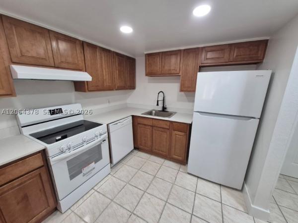 Casa Del Sol, 1750 W 46th St #331, Hialeah, Florida 33012, image 3