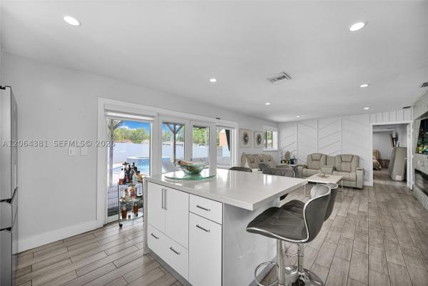 8251 NW 185th St, Hialeah, Florida 33015, image 2