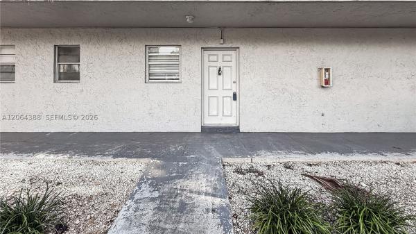 Village Homes & Condos At Palmetto Bay, 17255 SW 95th Ave #161, Palmetto Bay, Florida 33157, image 2