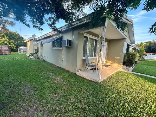 Broward Manor Of Hollywood, 1915 Mayo St, Hollywood, Florida 33020, image 2