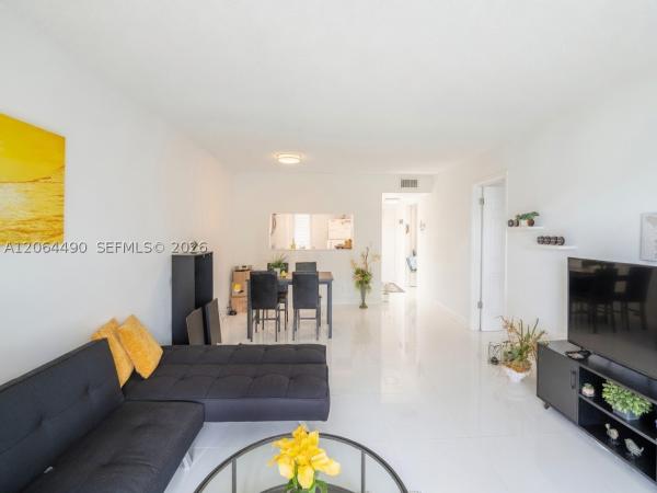Hillcrest, 1201 Hillcrest Ct #205, Hollywood, Florida 33021, image 3