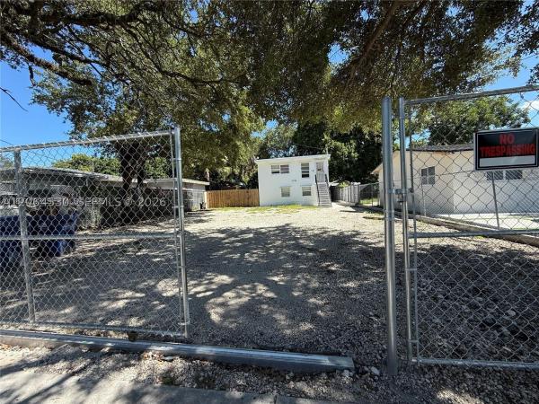 3376 NW 49th St #1, Unincorporated Dade County, Florida 33142, image 2
