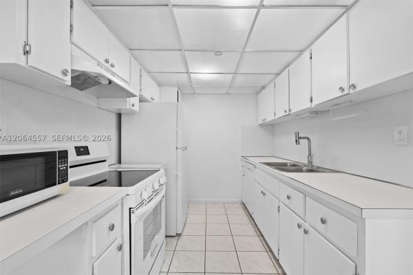 Fairview House, 17500 N Bay Rd #S508, Sunny Isles Beach, Florida 33160, image 3