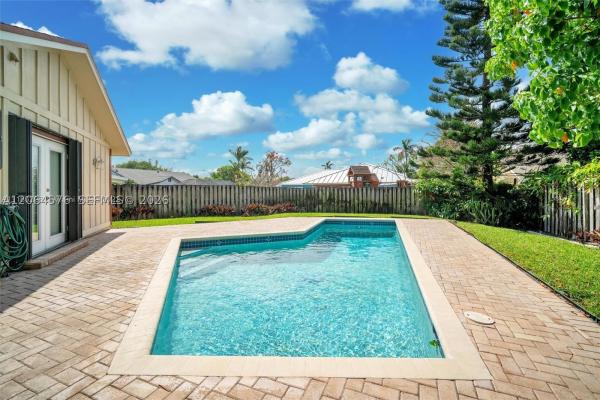 372 NW 35th Pl, Boca Raton, Florida 33431, image 2