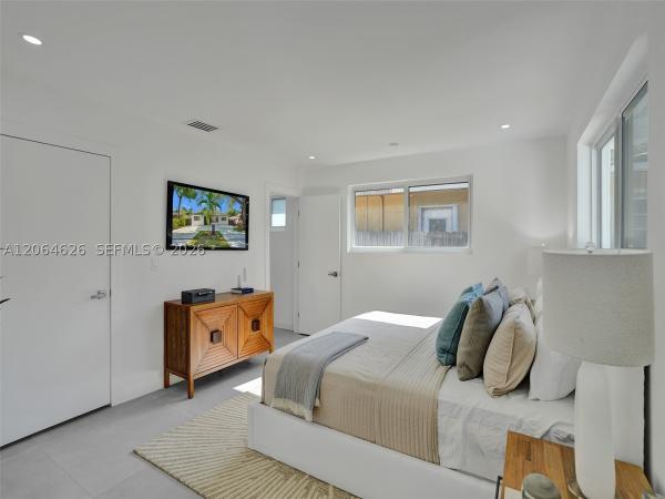 2380 NE 184th Ter, North Miami Beach, Florida 33160, image 1