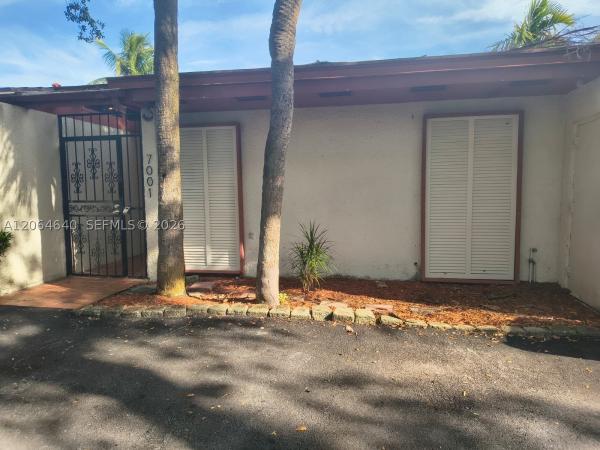 Loch Isle, 7001 S Loch Isle Dr S #7001, Miami Lakes, Florida 33014, image 2