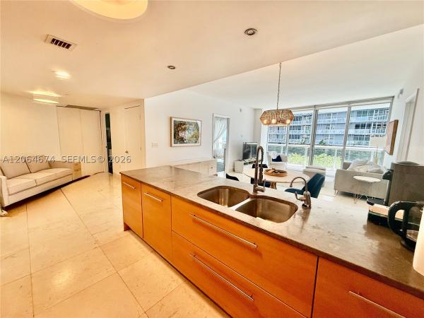 Icon Brickell Tower 1, 475 Brickell Ave #1609, Miami, Florida 33131, image 2