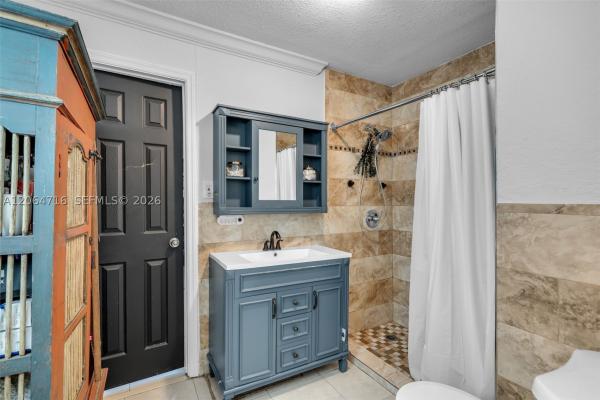 Irons Manor, 930 NE 132nd St, North Miami, Florida 33161, image 3