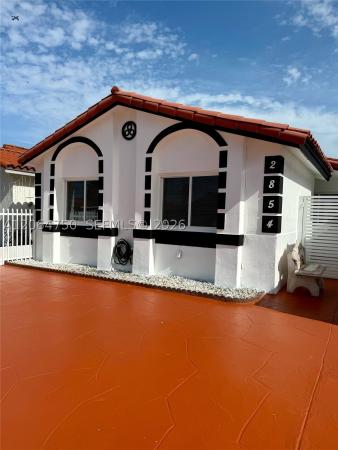 El Prado Country Club, 2854 W 75th Ter, Hialeah, Florida 33018, image 3