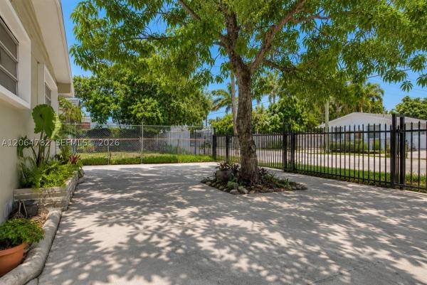 Dixie Highway, 355 NE 55th Ter #1, Miami, Florida 33137, image 2