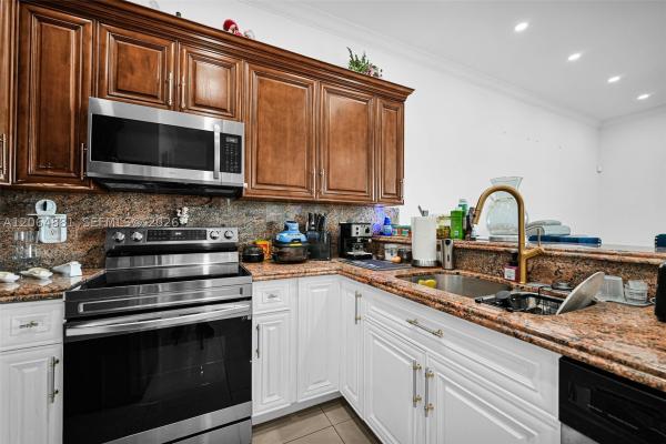 20027 NW 85th Ave, Hialeah, Florida 33015, image 1