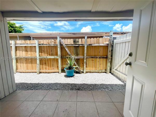 Hoosier Heights, 1004 SW 24th Ave #1-2, Fort Lauderdale, Florida 33312, image 3